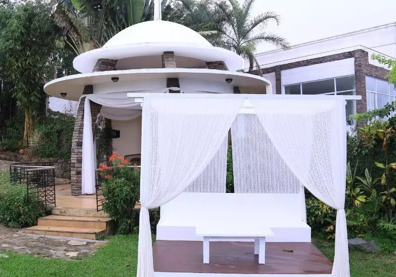 هتل The Lakeview Suites