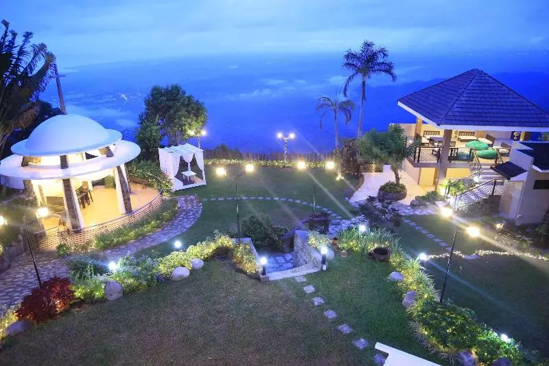 هتل The Lakeview Suites