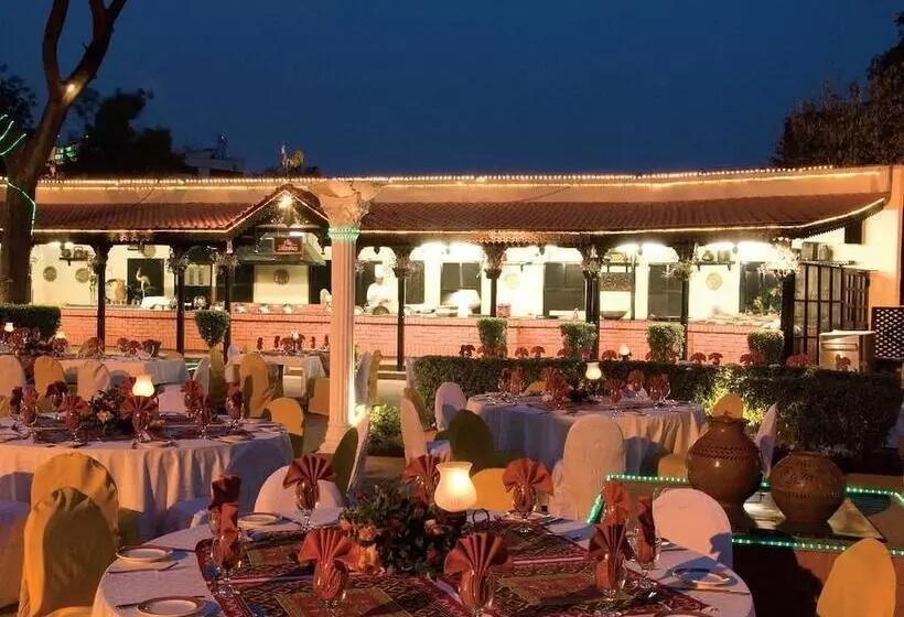 ホテル Avari Lahore