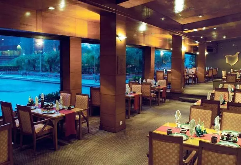 ホテル Avari Lahore