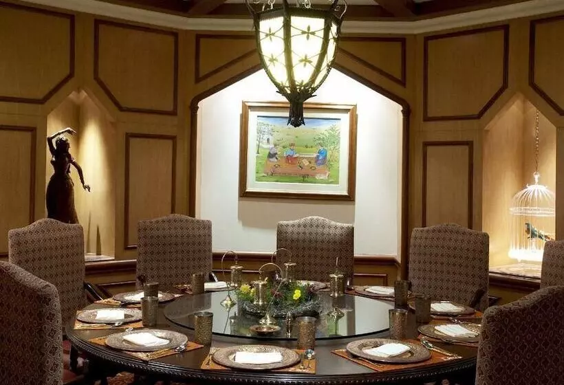 ホテル Avari Lahore