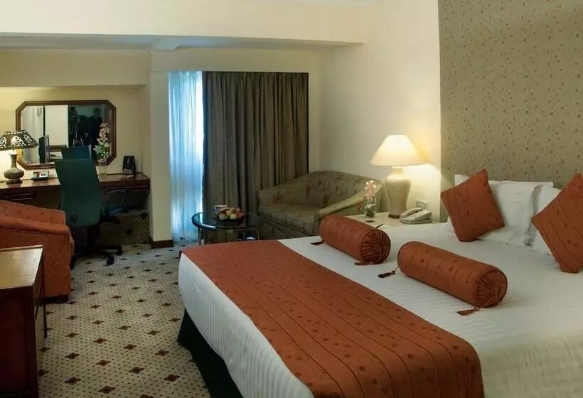 ホテル Avari Lahore