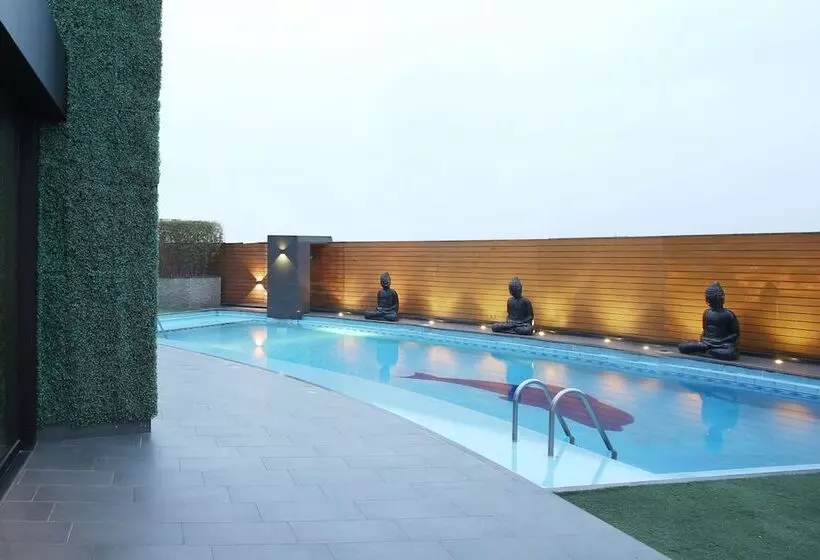 هتل Four Points By Sheraton Lahore