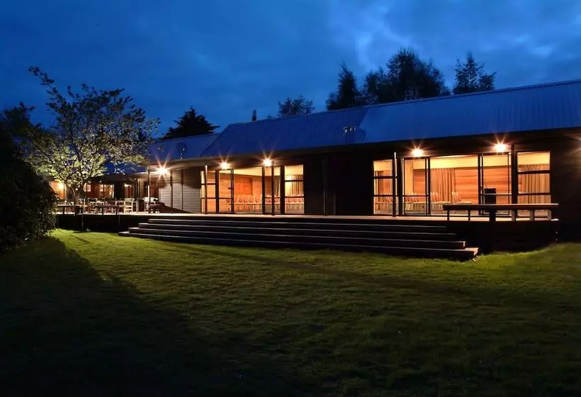 酒店 Tongariro Lodge