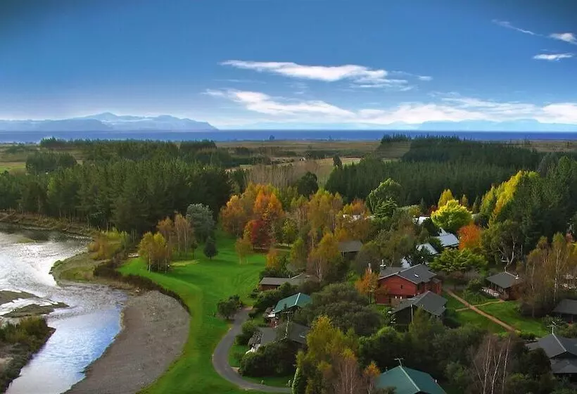 酒店 Tongariro Lodge