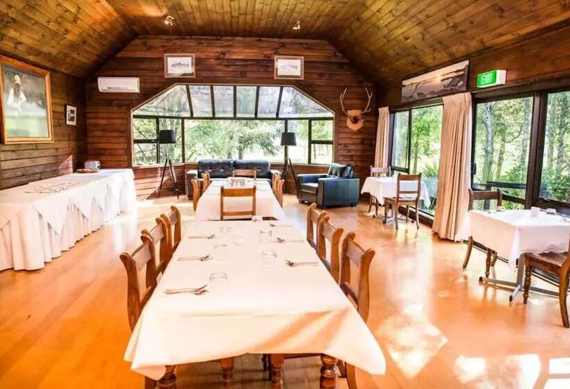 酒店 Tongariro Lodge