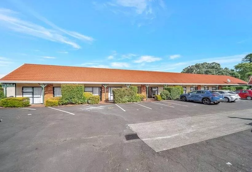 호텔 Tudor Court Motor Lodge