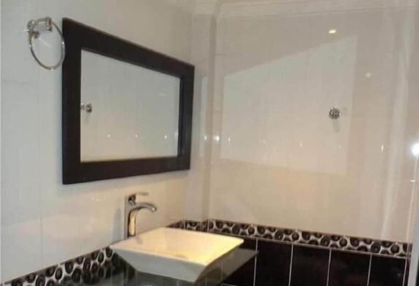 Ayenda 1225 Hotel Praga Medellin