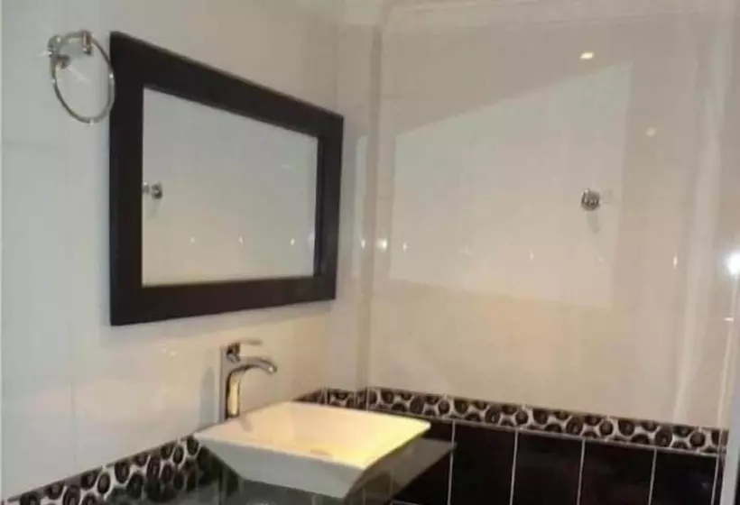 Ayenda 1225 Hotel Praga Medellin