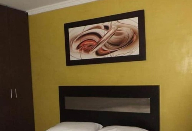 Ayenda 1225 Hotel Praga Medellin