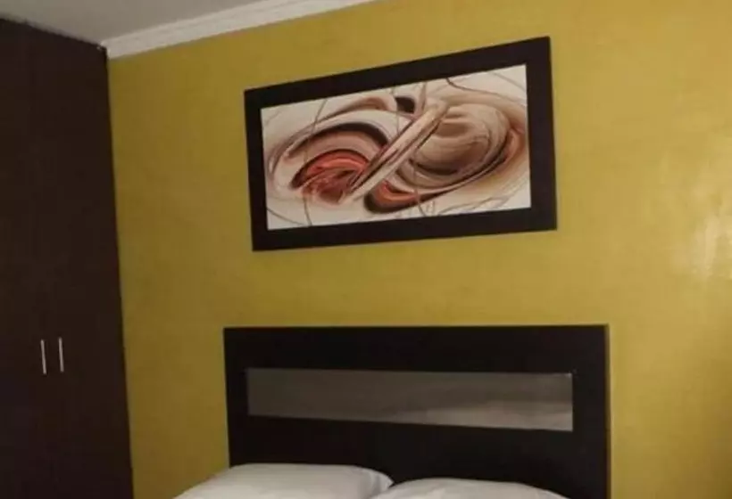 Ayenda 1225 Hotel Praga Medellin