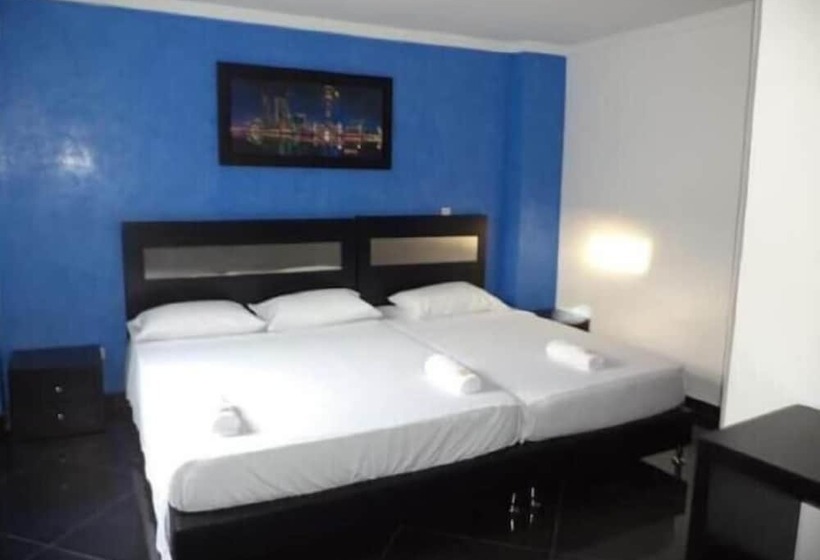 Ayenda 1225 Hotel Praga Medellin