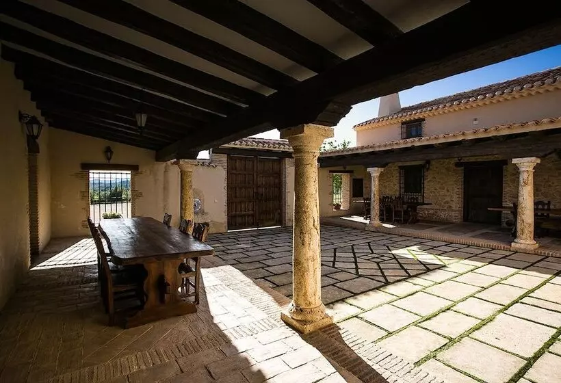 Aamiaismajoitus (B&B) Cortijo De Trifillas