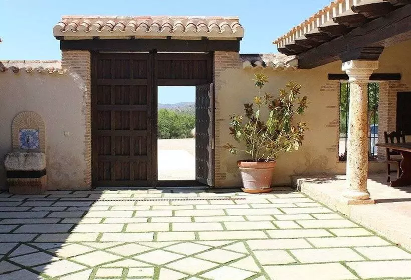 Aamiaismajoitus (B&B) Cortijo De Trifillas