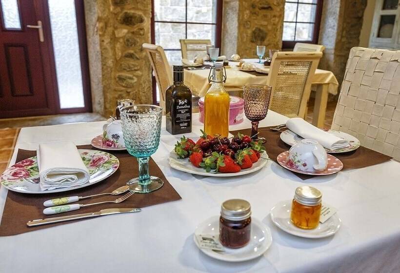 تختخواب و صبحانه Ecocasa Lema Ii