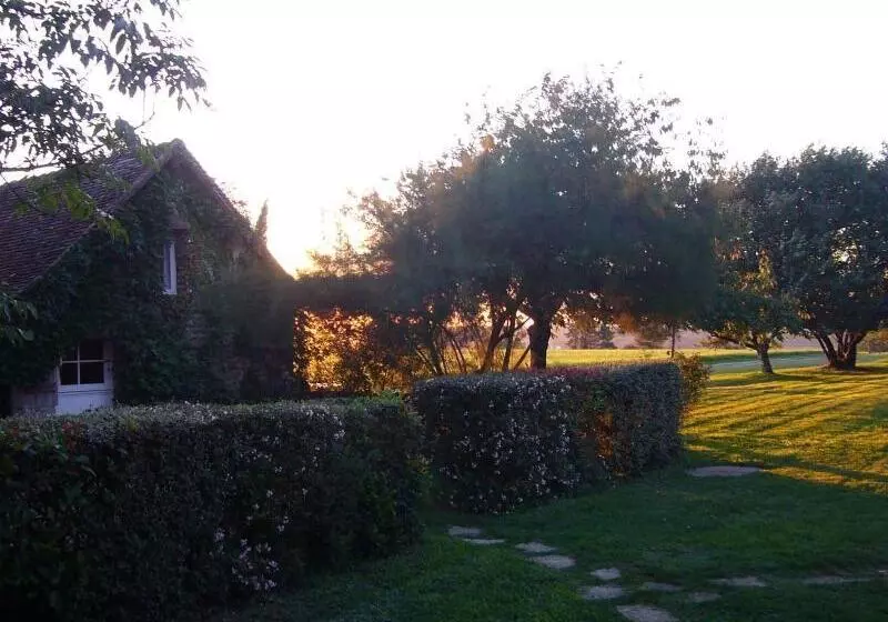 Aamiaismajoitus (B&B) Chambre D Hôtes Le Clos