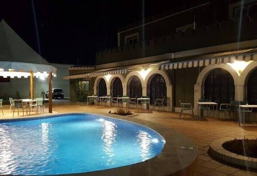 مسافرخانه Castellverd