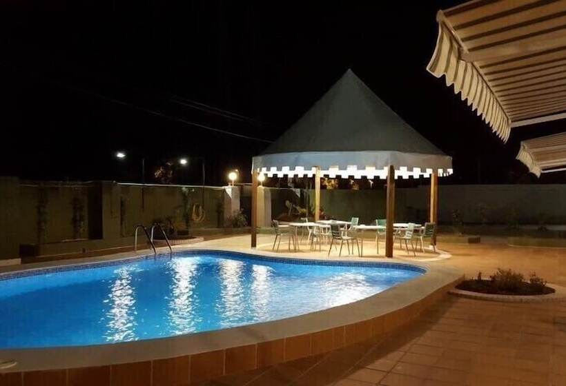 مسافرخانه Castellverd