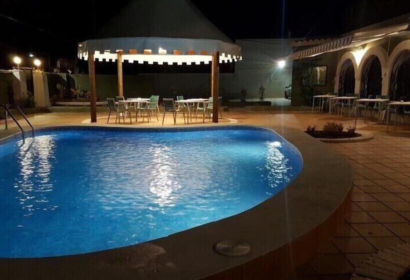 مسافرخانه Castellverd