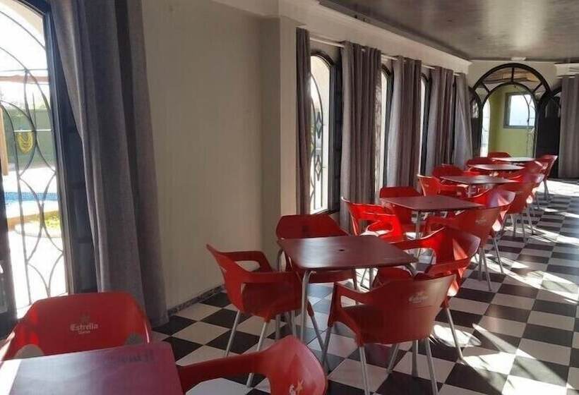 مسافرخانه Castellverd