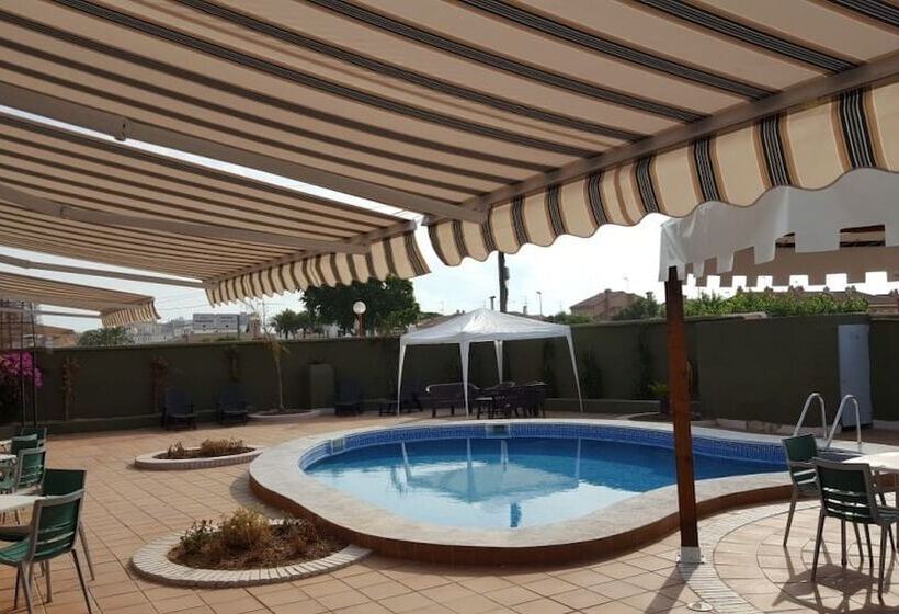 مسافرخانه Castellverd