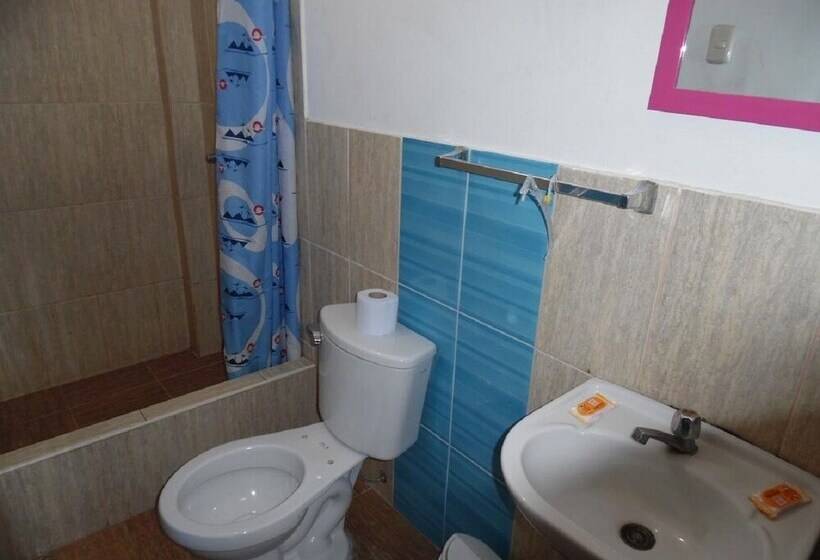 Hostel Yakumama Paracas