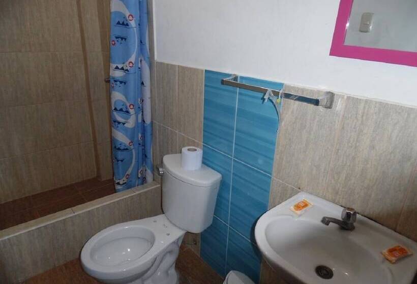 Hostel Yakumama Paracas