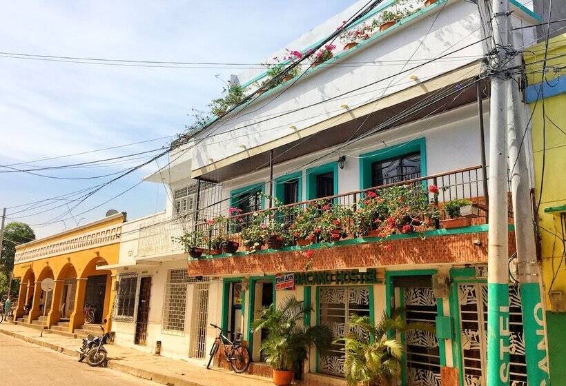 هتل Bacano Hostel