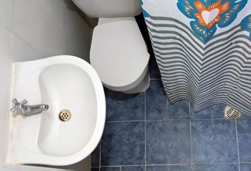 هتل Bacano Hostel