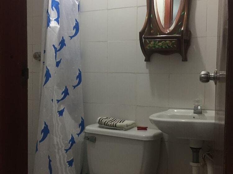 هتل Bacano Hostel