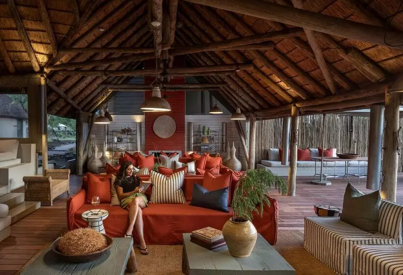 Hotelli Simbavati River Lodge