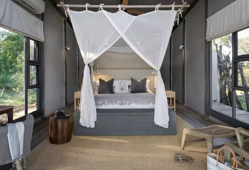 Hotelli Simbavati River Lodge