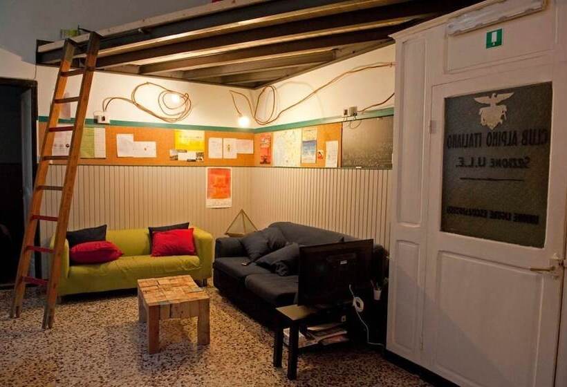 Ostellin Genova Hostel