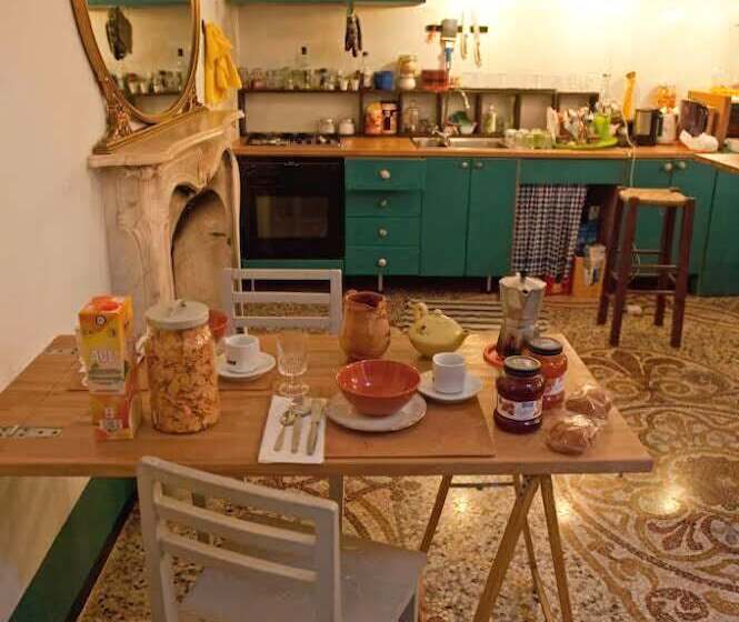 Ostellin Genova Hostel