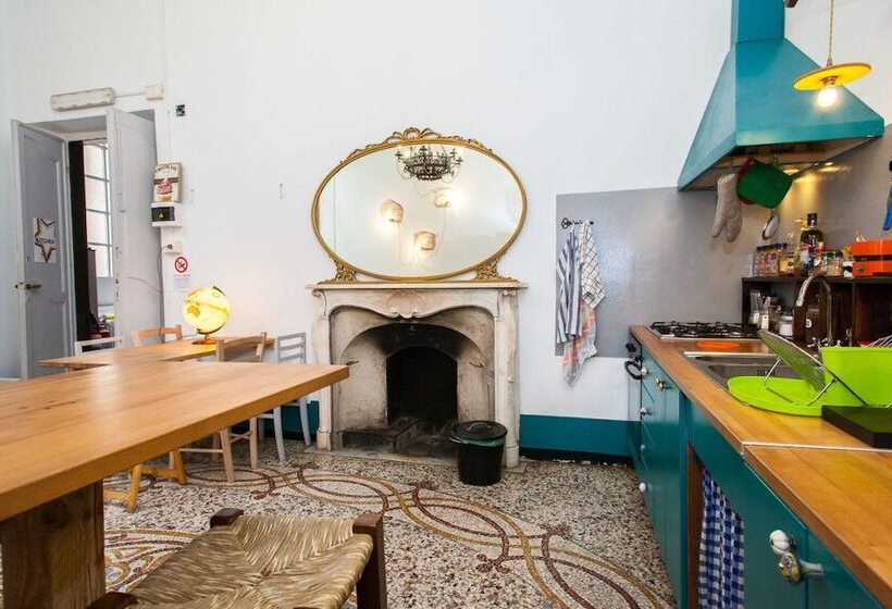 Ostellin Genova Hostel