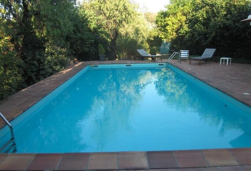 بنسيون Le Vieux Logis Chambres D Hotes