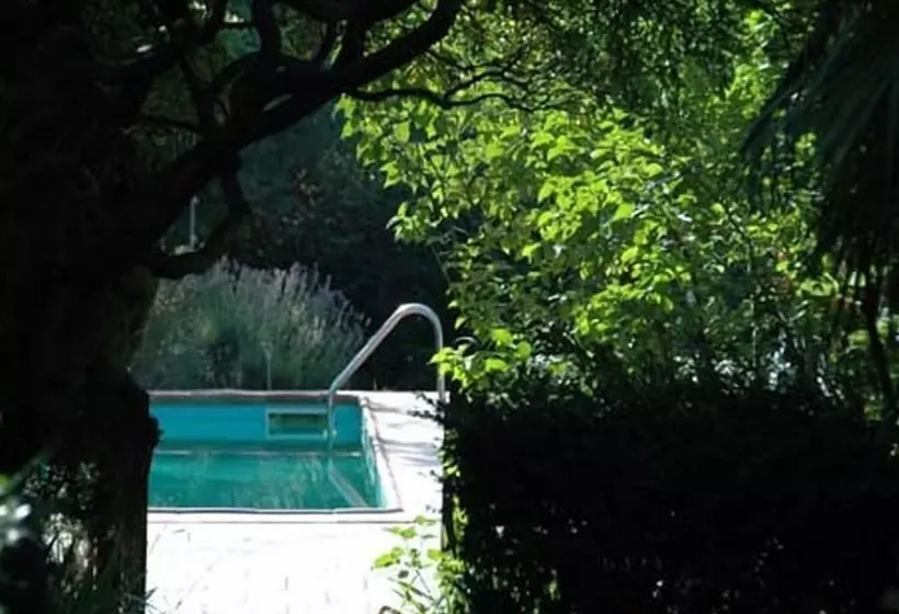 ペンション Le Vieux Logis Chambres D Hotes