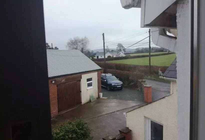 Aamiaismajoitus (B&B) Ty Newydd