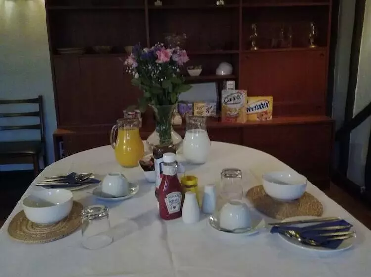 Aamiaismajoitus (B&B) Ty Newydd