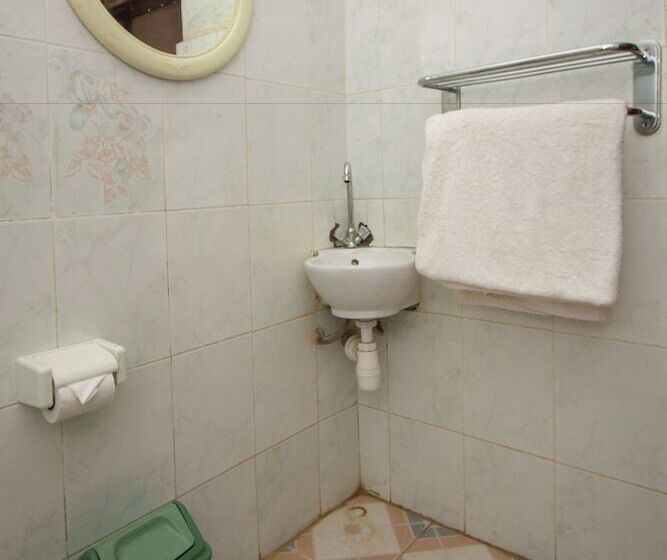 هتل Arch Apartments