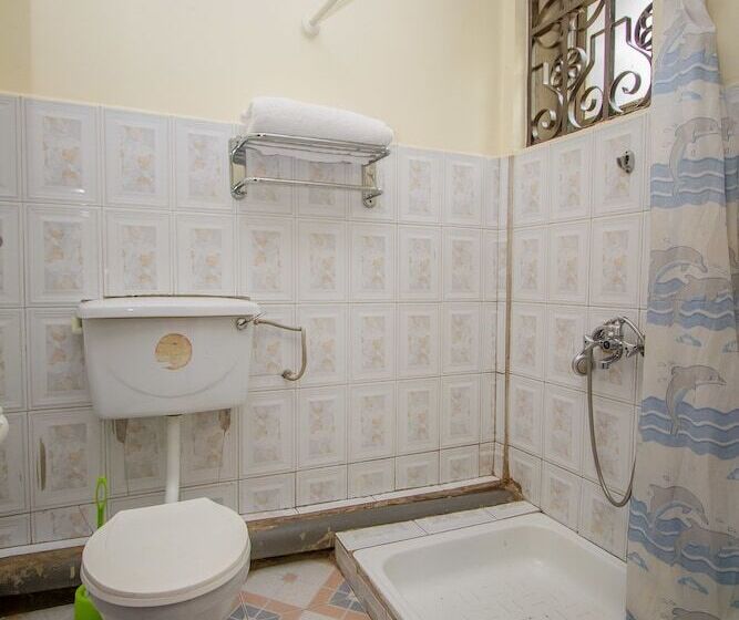 هتل Arch Apartments