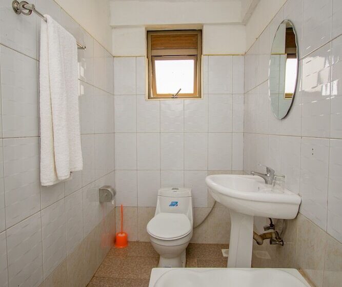 هتل Arch Apartments