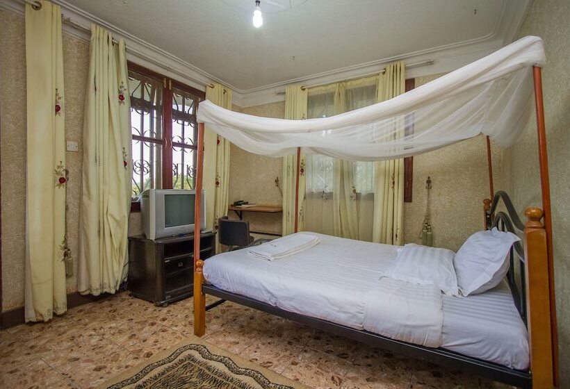 هتل Arch Apartments