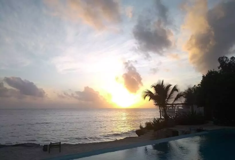 Hotelli Marafiki Bungalows