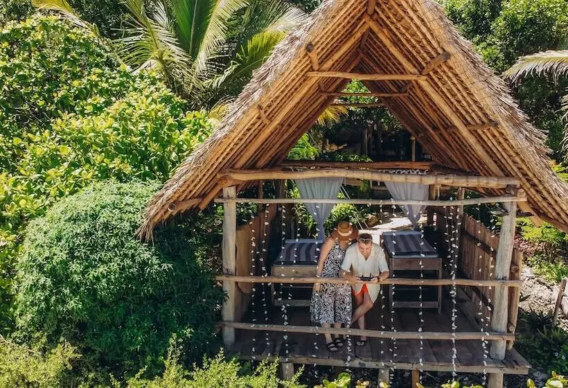 Hotelli Marafiki Bungalows