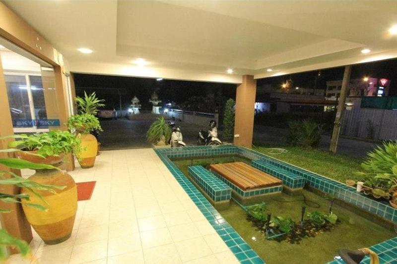 酒店 The Sky Condo