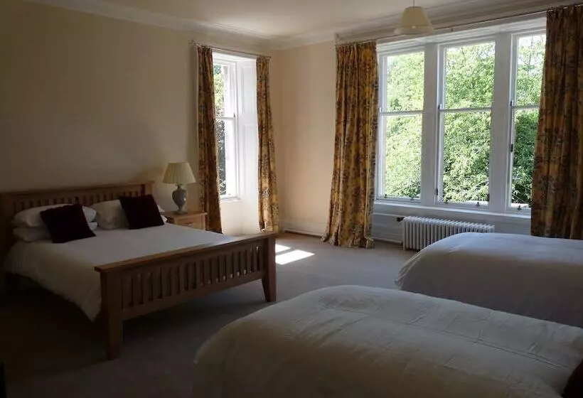 پانسیون Ardgye House