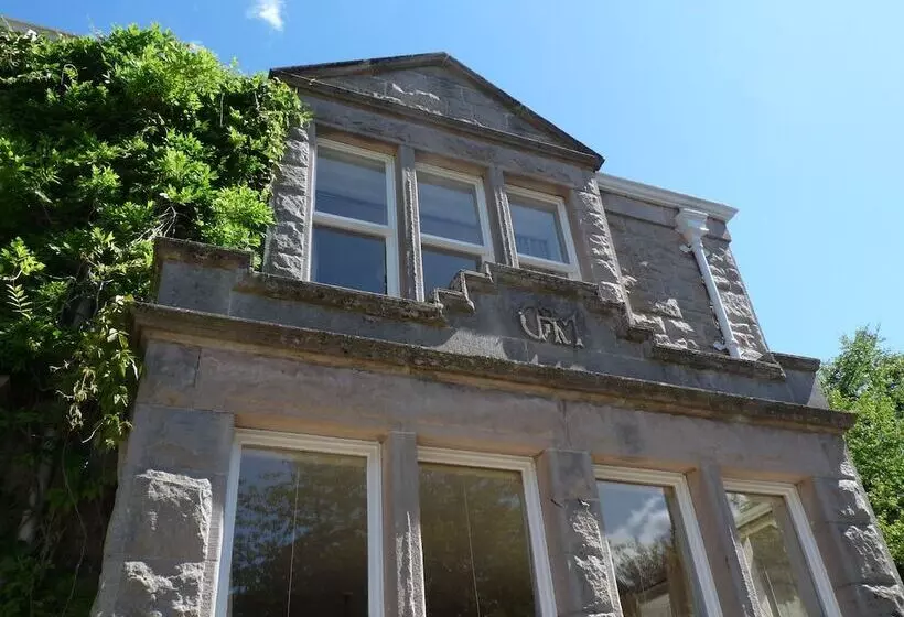 پانسیون Ardgye House