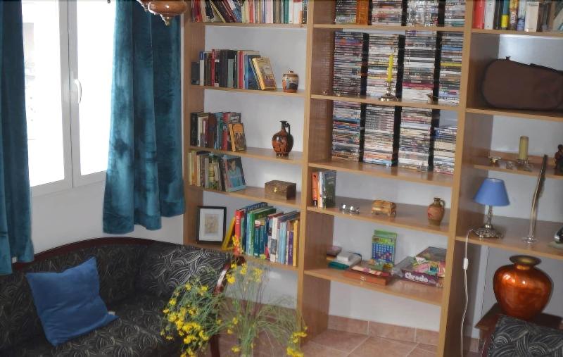 El Almendro Y La Montana