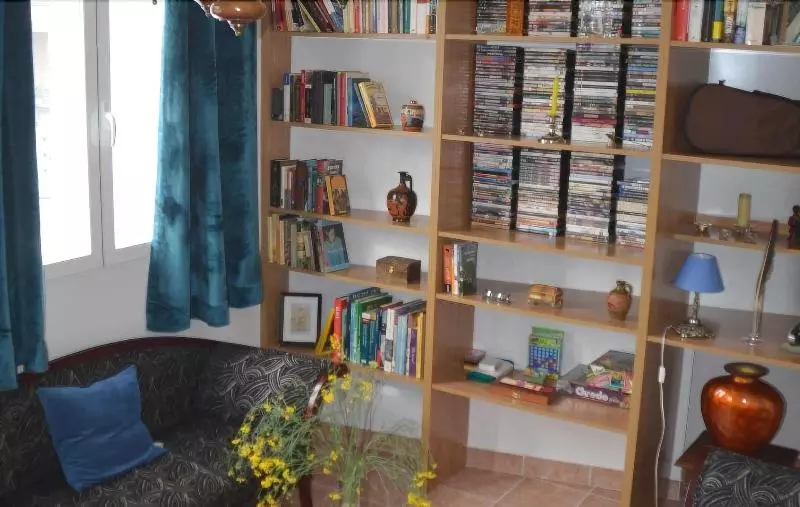 El Almendro Y La Montana